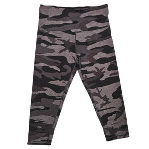 Tuff Athletics Women's Camo Capri Leggings - Size Medium - High Waist Stretch